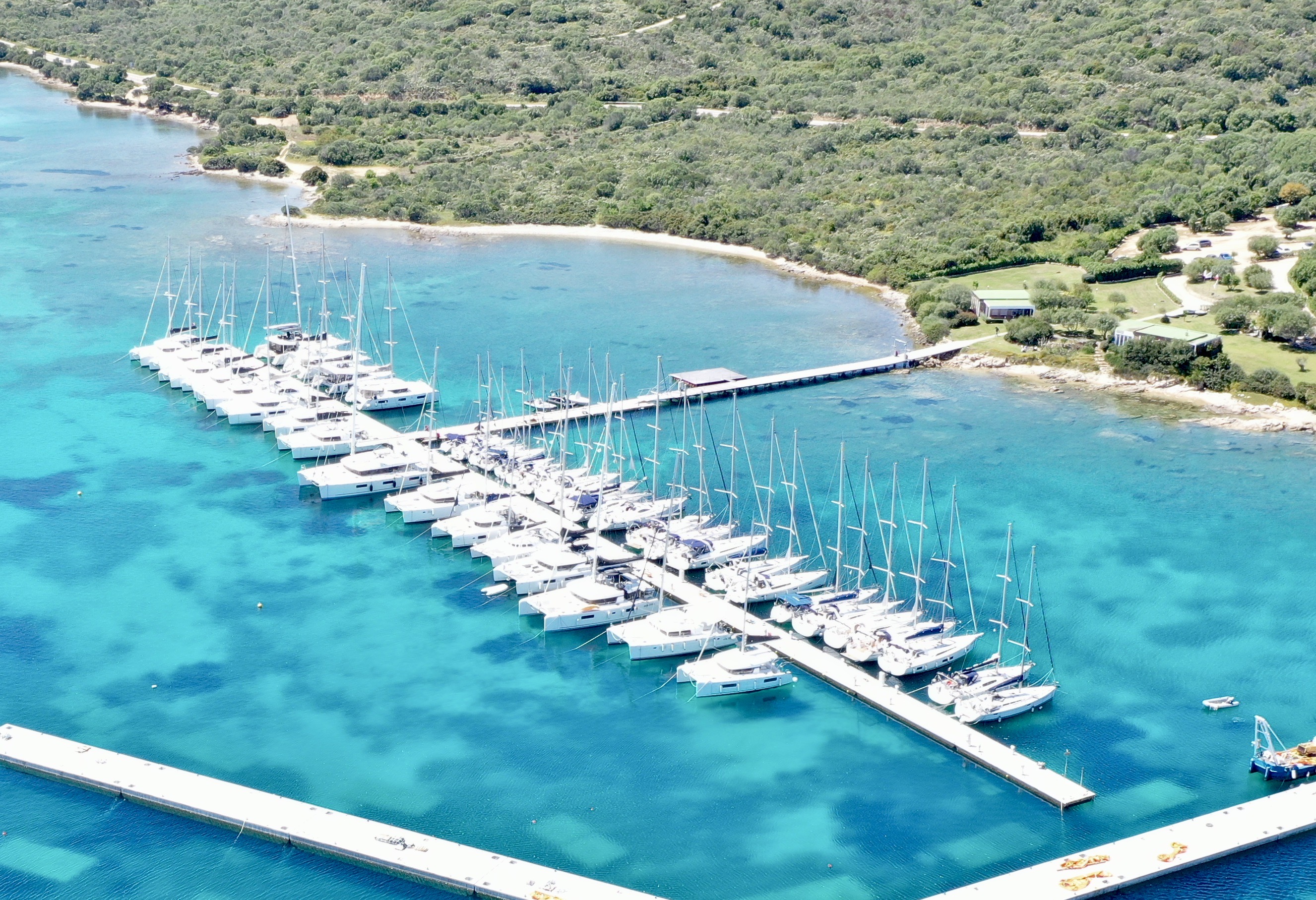 Dream Yachting is the only dealer in Italy with almost the entire Lagoon and Beneteau range available for on-board visits
